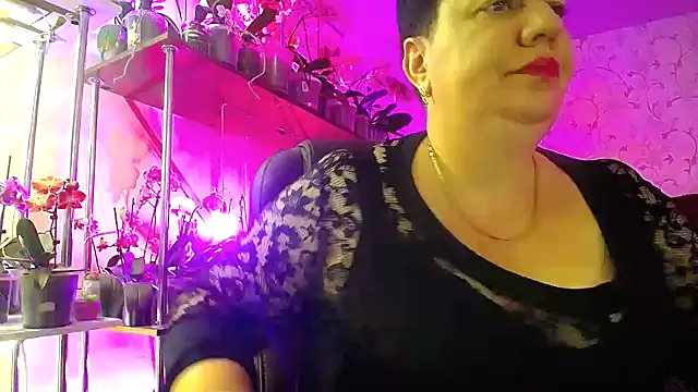  Sweet Woman online show from 16, 3, 2025