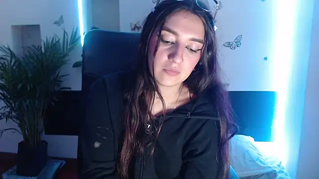 Snapshot of Lia-mitch chatting on 14, 3, 2025 Lia-mitch online show from 14, 3, 2025