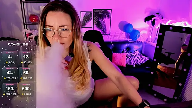 LadyIzabel online show from 14, 12, 2024