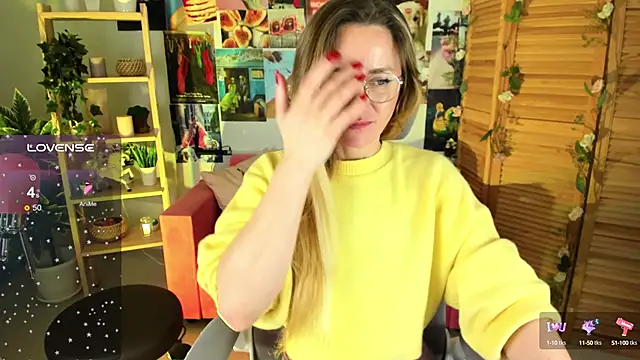 LadyIzabel online show from 17, 12, 2024