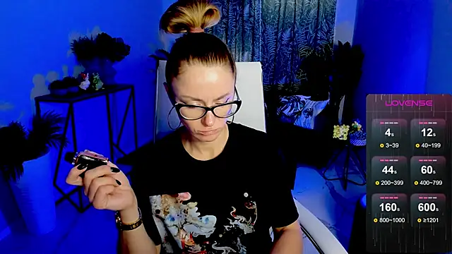 LadyIzabel online show from 21, 10, 2025