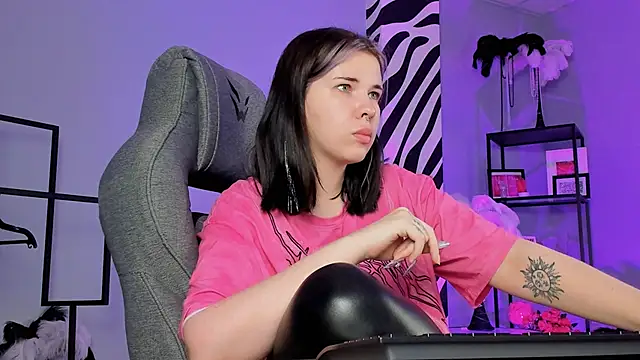 AliceSunday online show from 13, 11, 2025