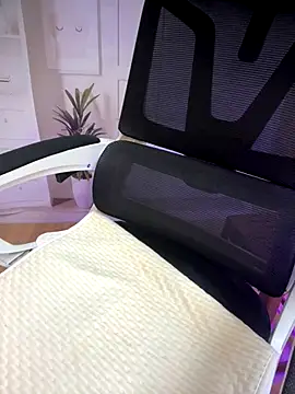 Snapshot of Milk-babier chatting on 11, 9, 2025 Milk-babier online show from 11, 9, 2025