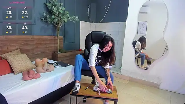 Snapshot of megan_morgan01 chatting on 10, 10, 2025 megan morgan01 online show from 10, 10, 2025
