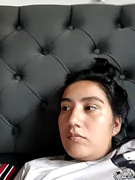 Hellen Alex online show from 4, 3, 2025