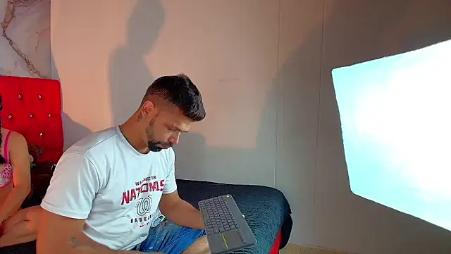 max ashley mds online show from 17, 12, 2025