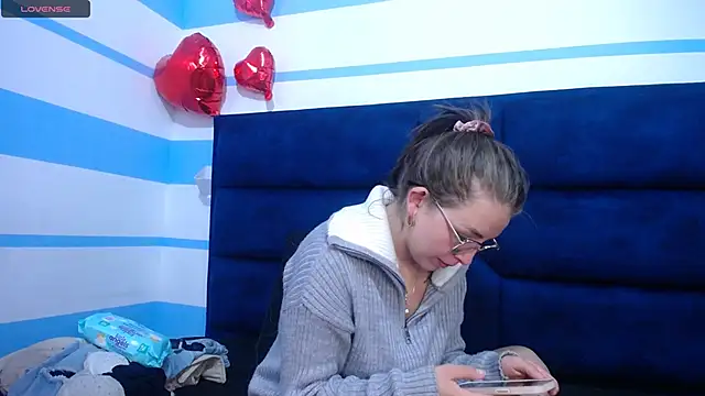  isaabellaa online show from 16, 3, 2025