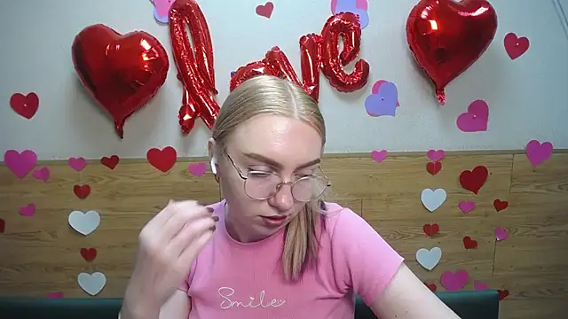 BeatriceFly online show from 18, 2, 2025