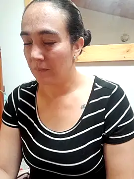 skayhot  online show from 27, 10, 2025