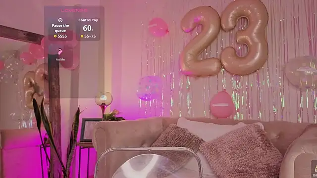 DahianaWalcott online show from 21, 10, 2025