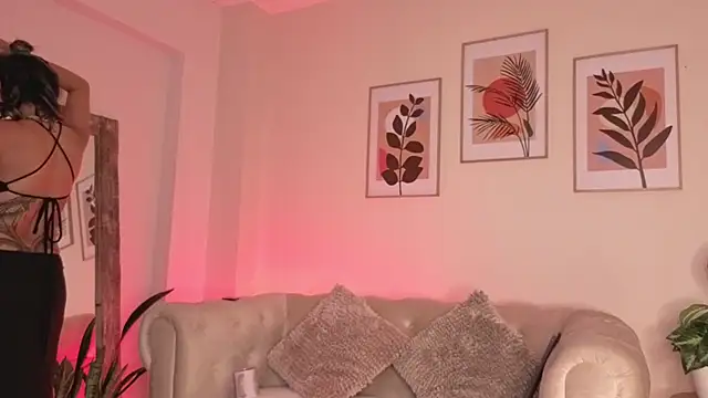 DahianaWalcott online show from 20, 2, 2026