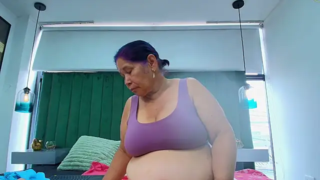 girl amada online show from 30, 5, 2026