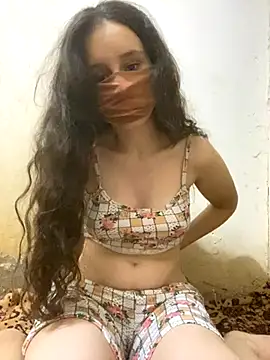 Snapshot of Chahrazad66 chatting on 13, 10, 2025 Chahrazad66 online show from 13, 10, 2025