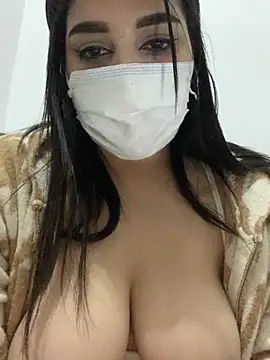 Snapshot of Miss-Soka chatting on 4, 12, 2025 Miss-Soka online show from 4, 12, 2025