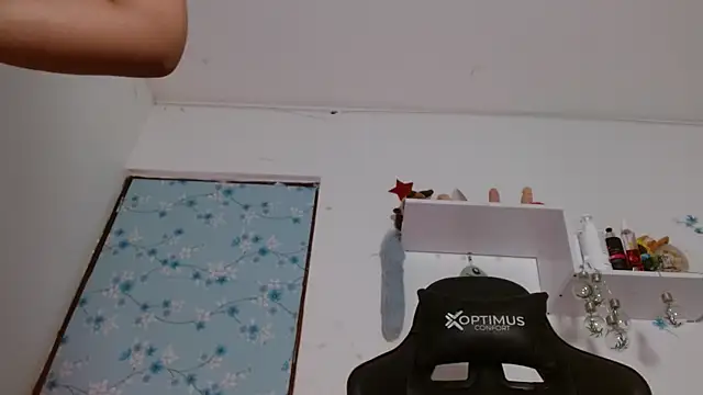 Snapshot of miss_valery2 chatting on 16, 9, 2025 miss valery2 online show from 16, 9, 2025