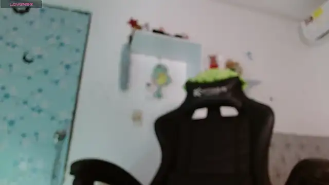 Snapshot of miss_valery2 chatting on 4, 11, 2025 miss valery2 online show from 4, 11, 2025