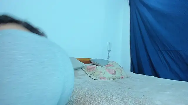 emiily15   online show from 12, 12, 2024