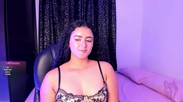 Snapshot of Adhara-zanne chatting on 2, 2, 2025 Adhara-zanne online show from 2, 2, 2025