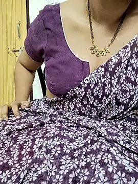 Snapshot of sunitha-3 chatting on 5, 3, 2025 sunitha-3 online show from 5, 3, 2025