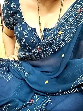 Snapshot of sunitha-3 chatting on 8, 3, 2025 sunitha-3 online show from 8, 3, 2025