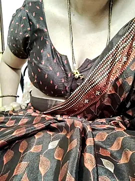 Snapshot of sunitha-3 chatting on 8, 3, 2025 sunitha-3 online show from 8, 3, 2025