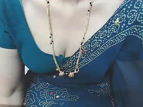 Snapshot of sunitha-3 chatting on 18, 9, 2025 sunitha-3 online show from 18, 9, 2025