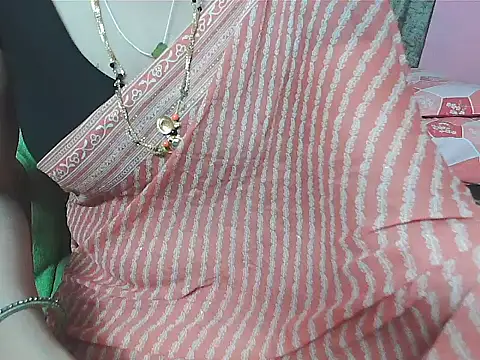 Snapshot of sunitha-3 chatting on 31, 10, 2025 sunitha-3 online show from 31, 10, 2025