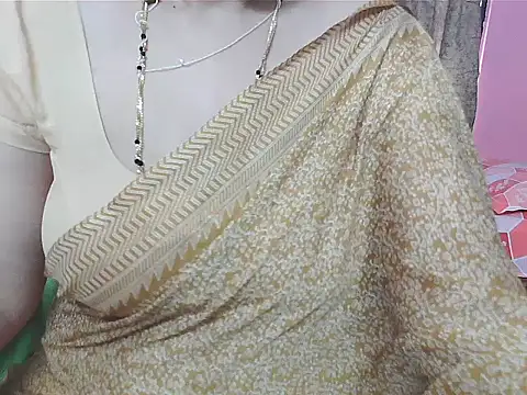 Snapshot of sunitha-3 chatting on 3, 11, 2025 sunitha-3 online show from 3, 11, 2025