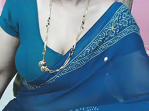 Snapshot of sunitha-3 chatting on 6, 11, 2025 sunitha-3 online show from 6, 11, 2025