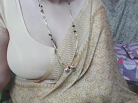 Snapshot of sunitha-3 chatting on 12, 11, 2025 sunitha-3 online show from 12, 11, 2025