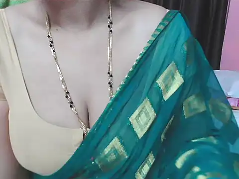 Snapshot of sunitha-3 chatting on 1, 12, 2025 sunitha-3 online show from 1, 12, 2025