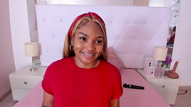 Snapshot of Isla_Scott chatting on 29, 11, 2025 Isla Scott online show from 29, 11, 2025