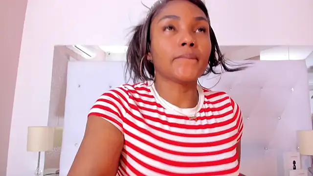 Isla Scott online show from 22, 12, 2025