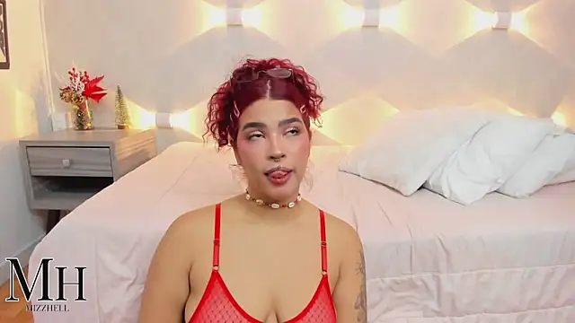 Snapshot of MizzHell chatting on 18, 12, 2025 MizzHell online show from 18, 12, 2025