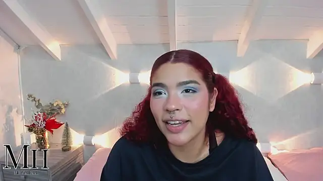 Snapshot of MizzHell chatting on 22, 12, 2025 MizzHell online show from 22, 12, 2025