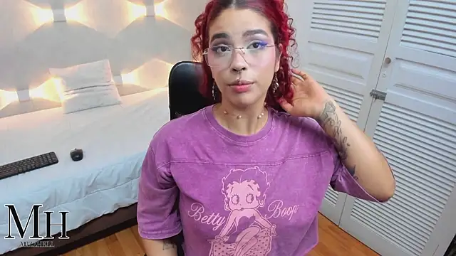 Snapshot of MizzHell chatting on 7, 2, 2026 MizzHell online show from 7, 2, 2026