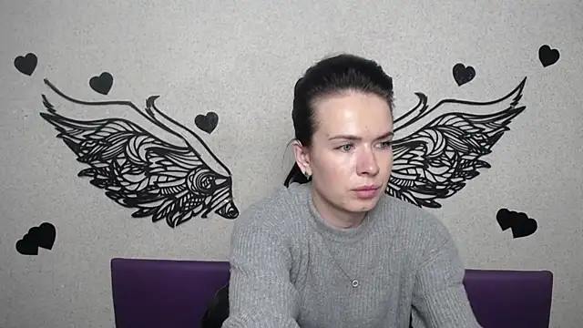 JasmineKouch online show from 25, 9, 2025