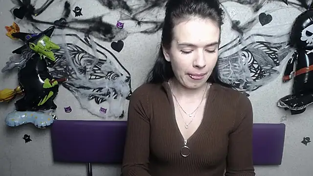 JasmineKouch online show from 8, 11, 2025