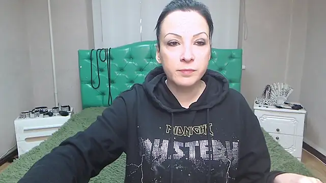 Snapshot of ElizabethSho chatting on 15, 12, 2024 ElizabethSho online show from 15, 12, 2024