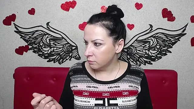 Snapshot of ElizabethSho chatting on 6, 3, 2025 ElizabethSho online show from 6, 3, 2025