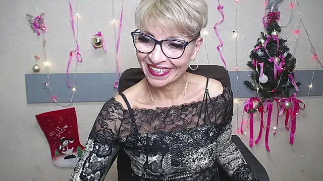 Snapshot of EllaBonito chatting on 3, 1, 2025 EllaBonito online show from 3, 1, 2025