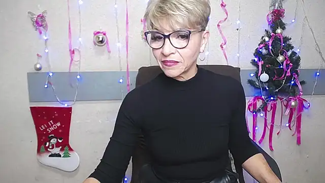 Snapshot of EllaBonito chatting on 8, 1, 2025 EllaBonito online show from 8, 1, 2025