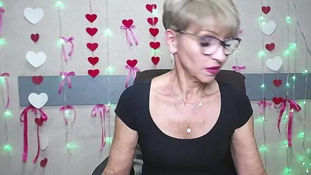 Snapshot of EllaBonito chatting on 3, 2, 2025 EllaBonito online show from 3, 2, 2025