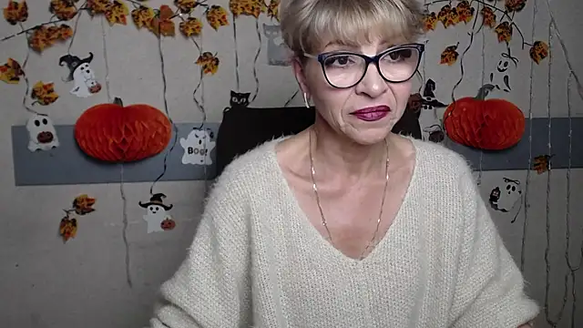 Snapshot of EllaBonito chatting on 16, 11, 2025 EllaBonito online show from 16, 11, 2025