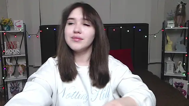 LauraHlot online show from 8, 2, 2025