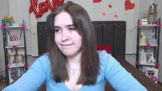 LauraHlot online show from 13, 2, 2025