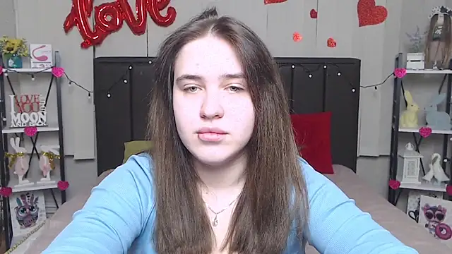 LauraHlot online show from 10, 3, 2025