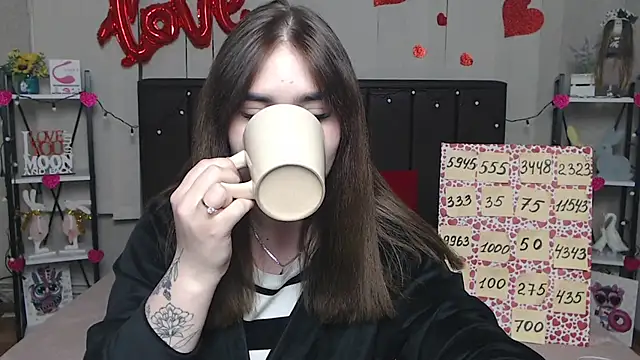 LauraHlot online show from 16, 3, 2025