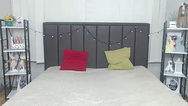 LauraHlot online show from 25, 9, 2025