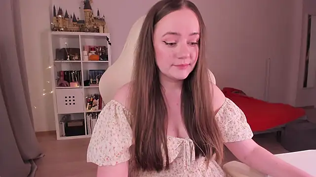 Snapshot of WalkingGirl chatting on 1, 10, 2025 WalkingGirl online show from 1, 10, 2025